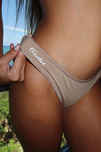 SOO ENTITLED BIKINI PANTY HAZELNUT